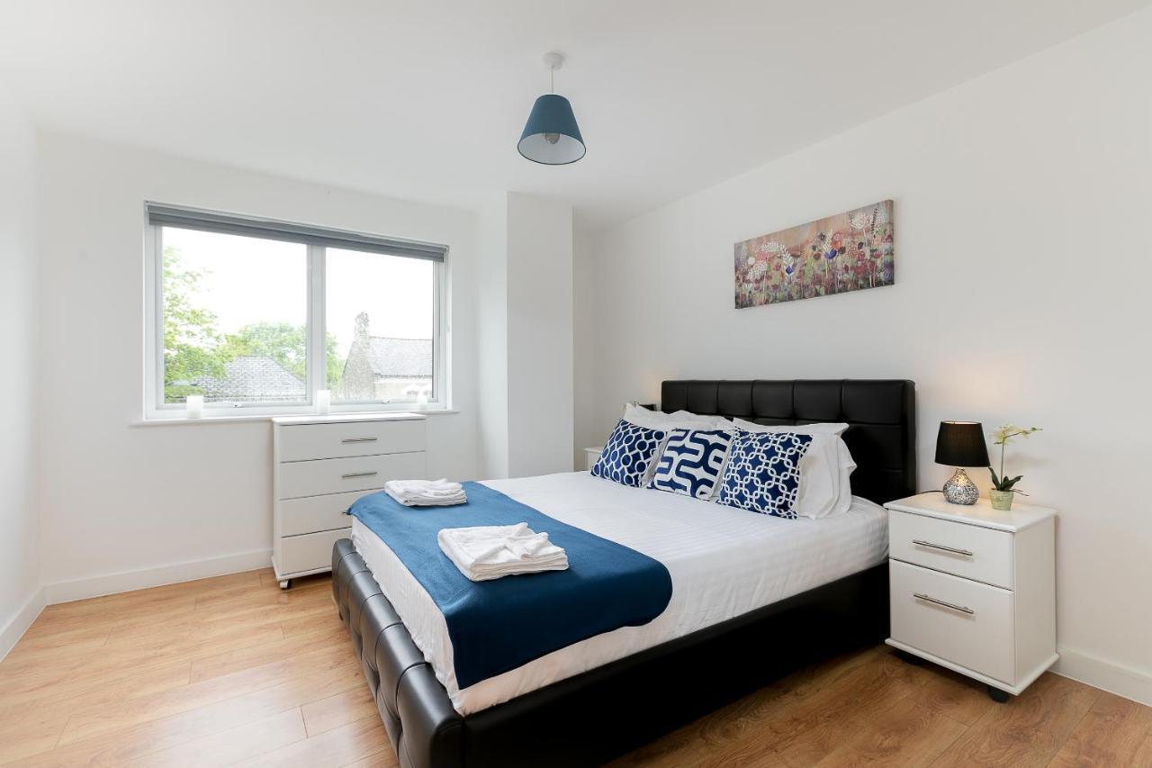 Skyvillion - Cozy Apartments In Enfield Town With Free Parking & Wifi מראה חיצוני תמונה