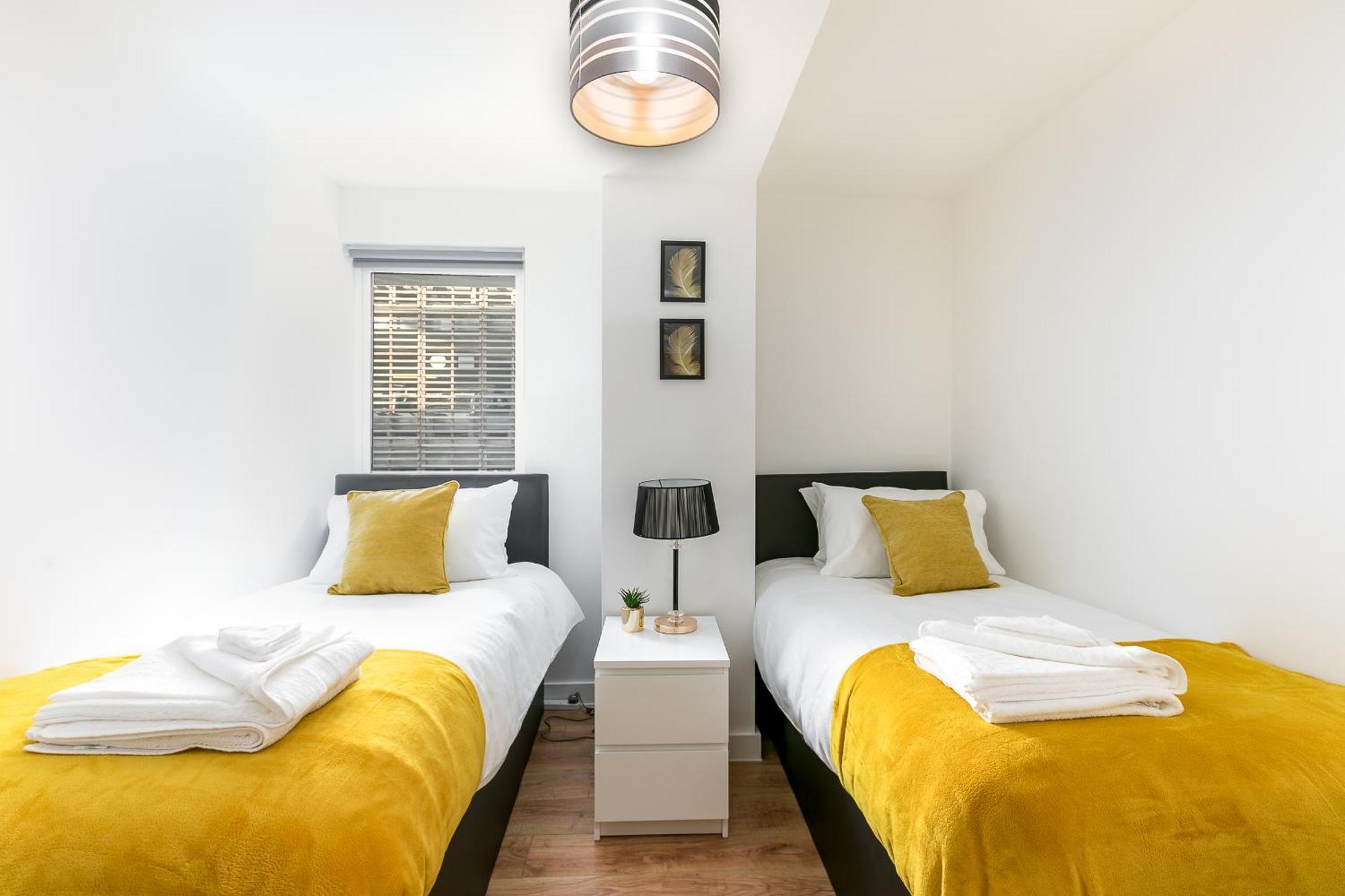 Skyvillion - Cozy Apartments In Enfield Town With Free Parking & Wifi מראה חיצוני תמונה