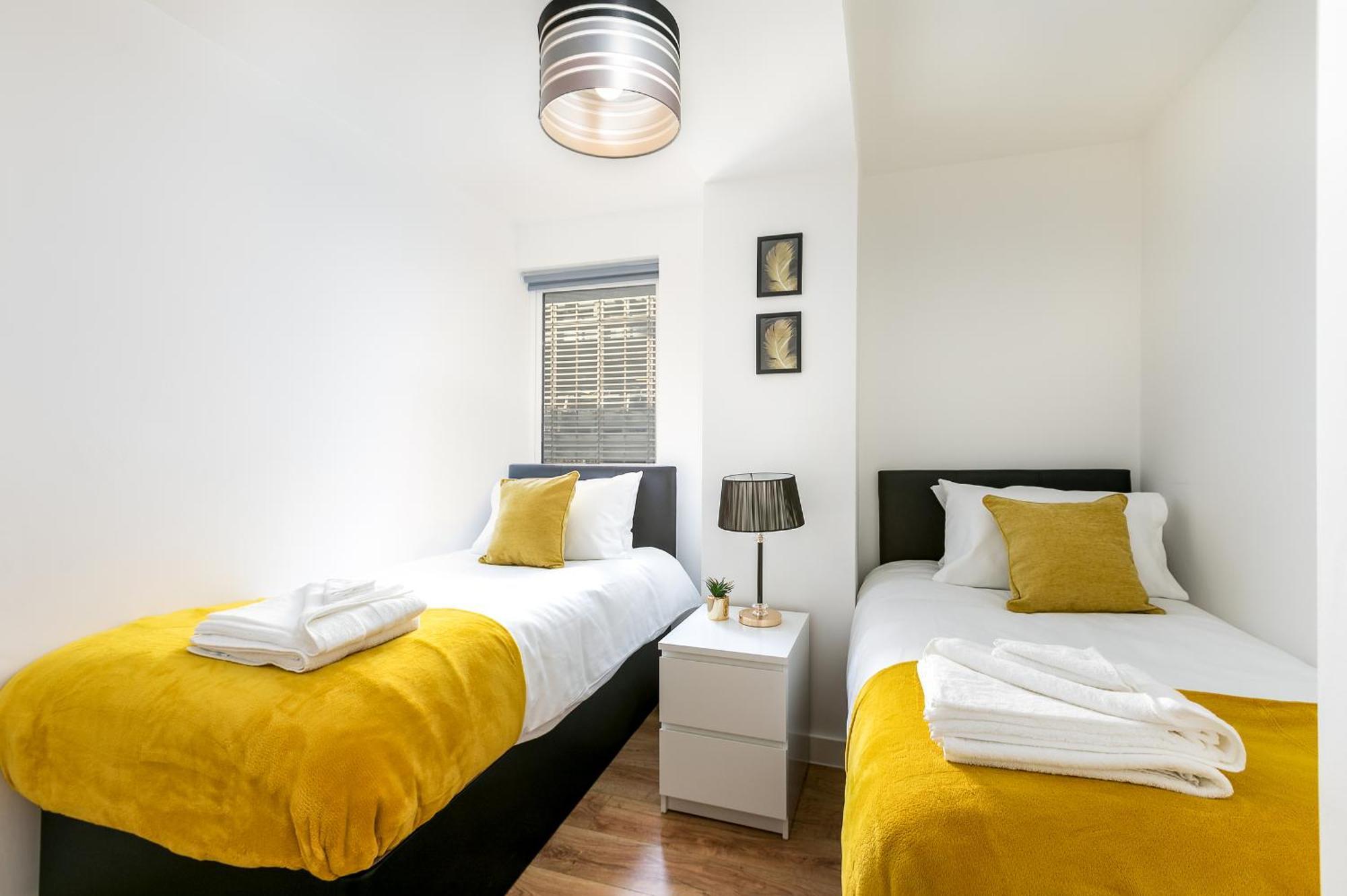 Skyvillion - Cozy Apartments In Enfield Town With Free Parking & Wifi מראה חיצוני תמונה